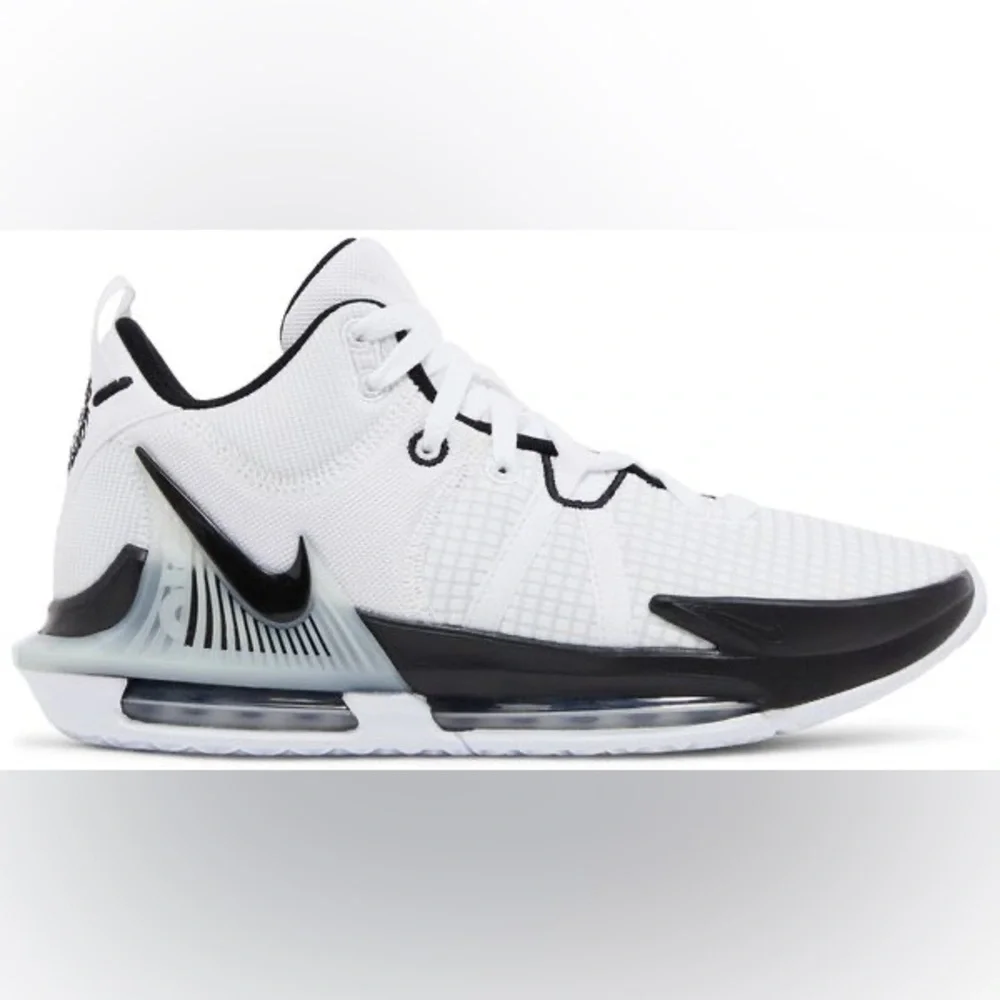 2023 Nike LeBron Witness 7 TB 'White Black' size 4